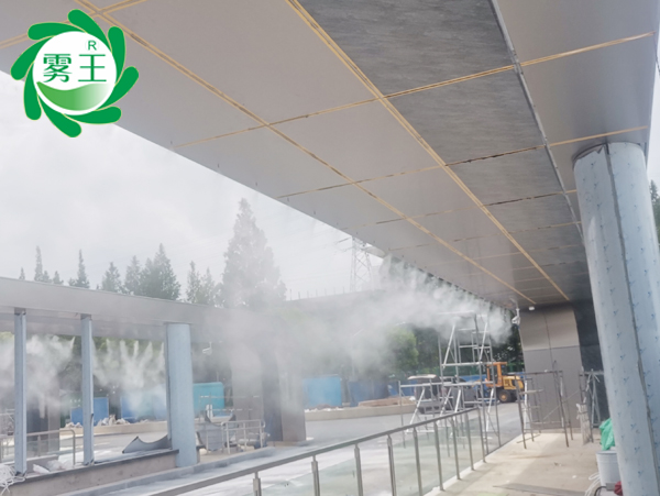 上海一在建公交場站上線霧王噴霧降溫系統，為夏日乘車再添清涼